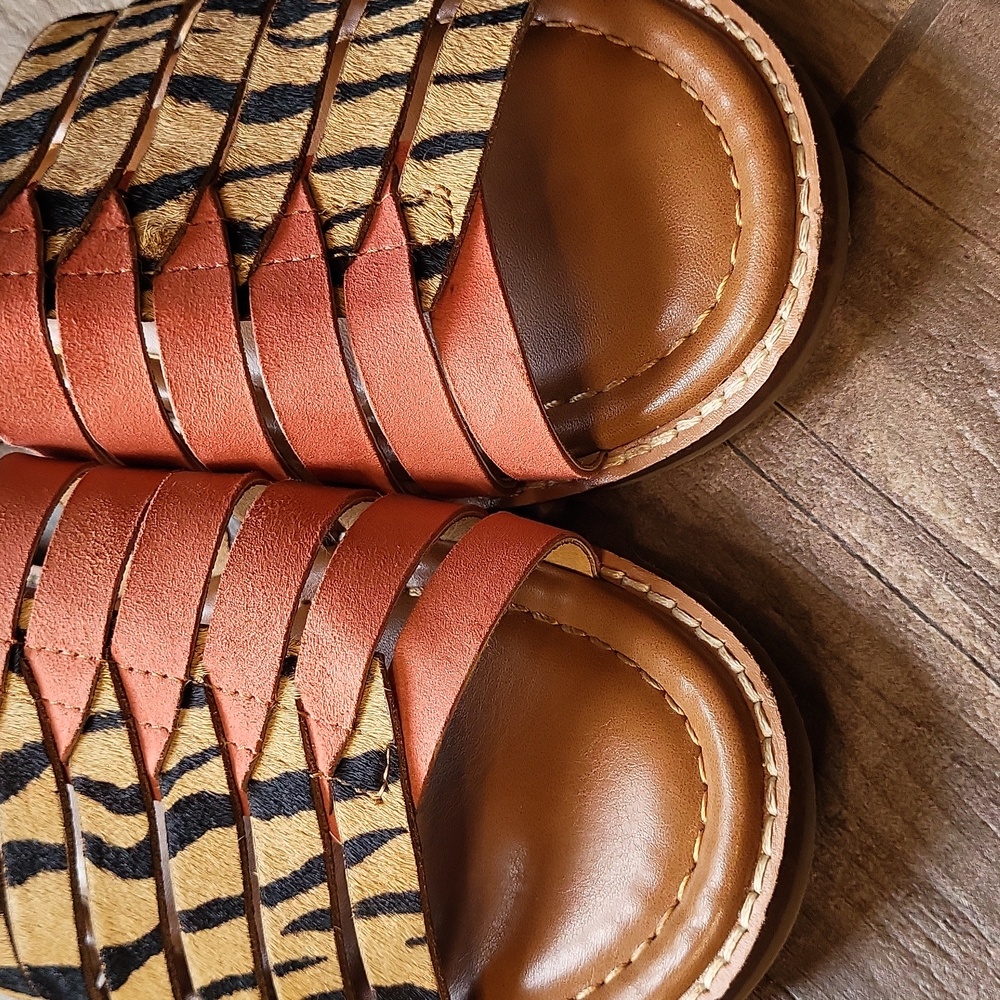Crown Vintage Animal Print Cow Hair and Coral Leather Sandal Slides, 7.5 - Picture 5 of 11